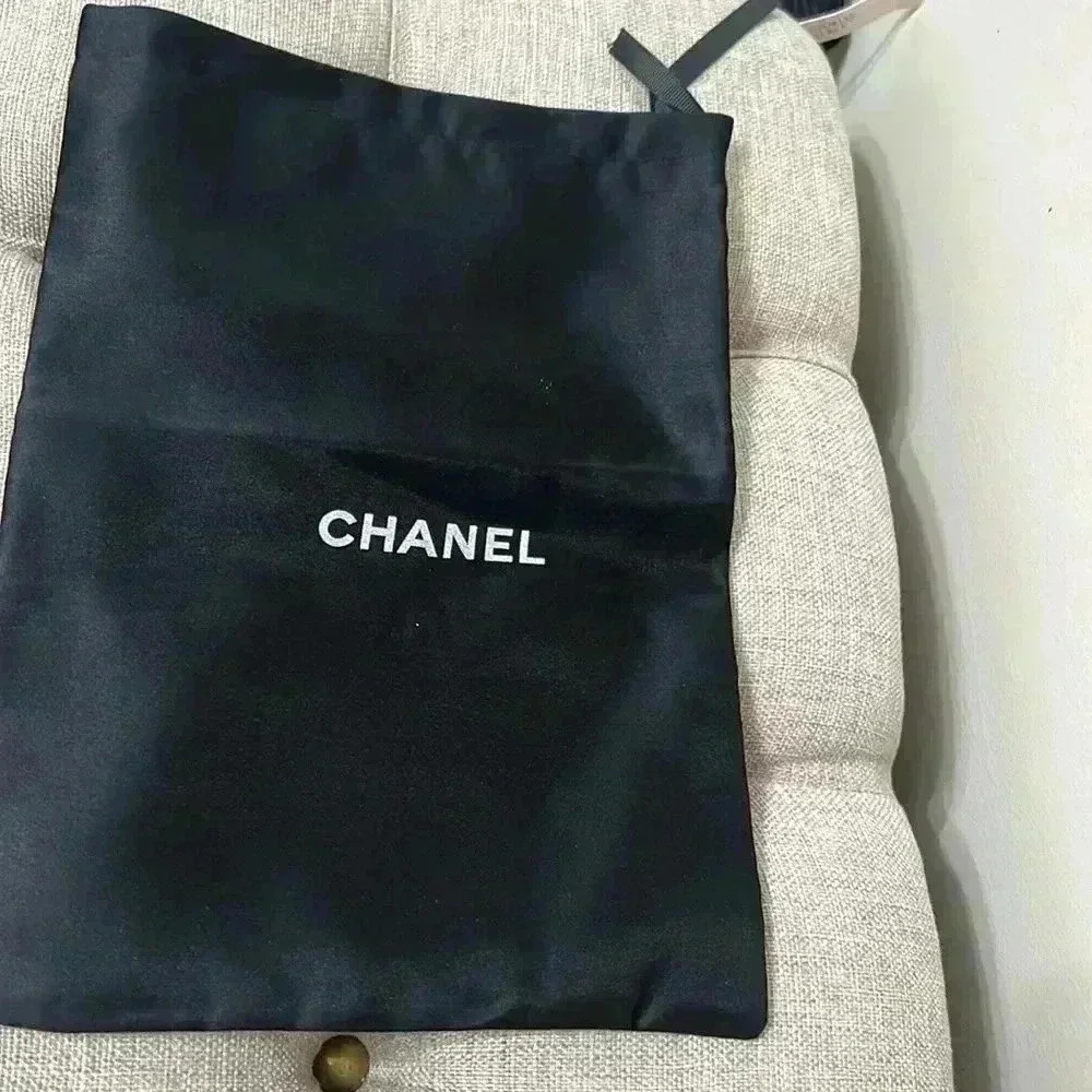 Small Chanel dust bag